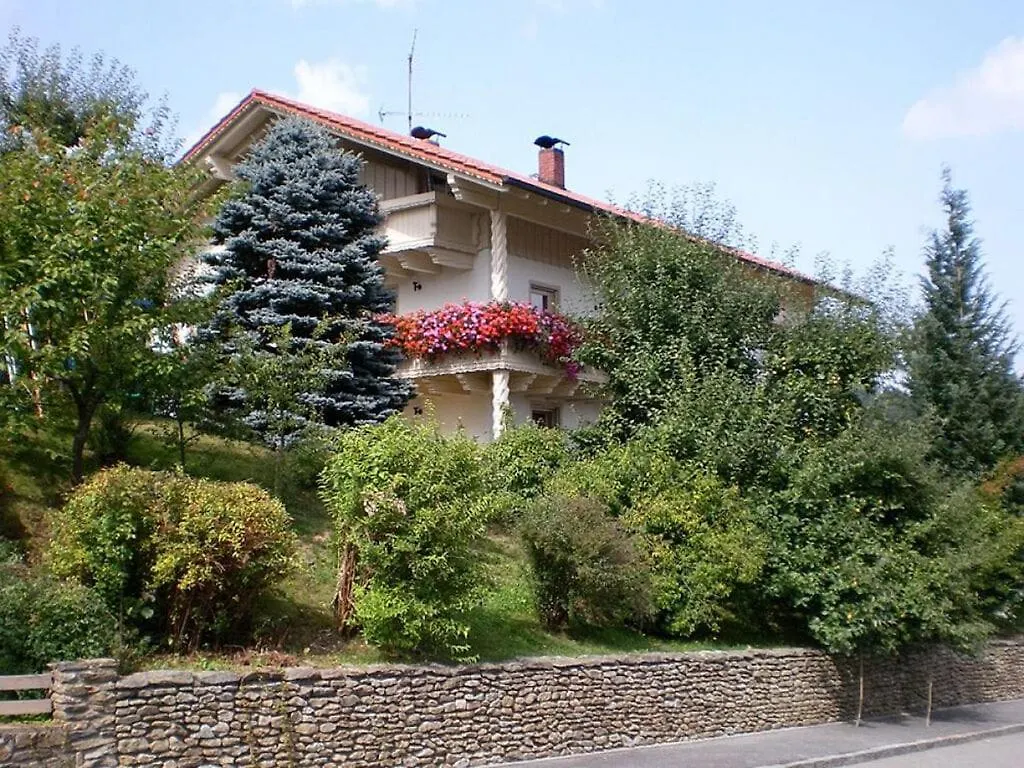 Family- Friendly Apartment In Bavarian Forest Prackenbach